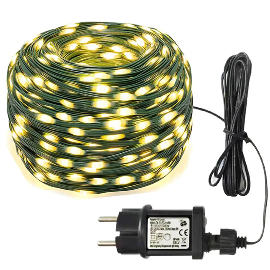LED lichterkette på grøn wire til juletræ og dekoration | Ventura