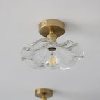 Kwiatowa lampa sufitowa LED ze szkła i metalu z motywem hibiskusa | Zélie