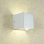 Aluminiowa lampa ścienna LED do wnętrz emitująca światło w górę i w dół | BeamAura