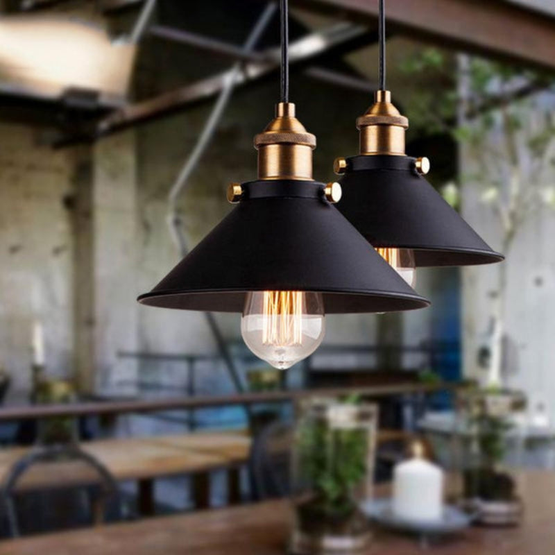 Metalowa lampa wisząca do wnętrz z oświetleniem punktowym | LumaCore