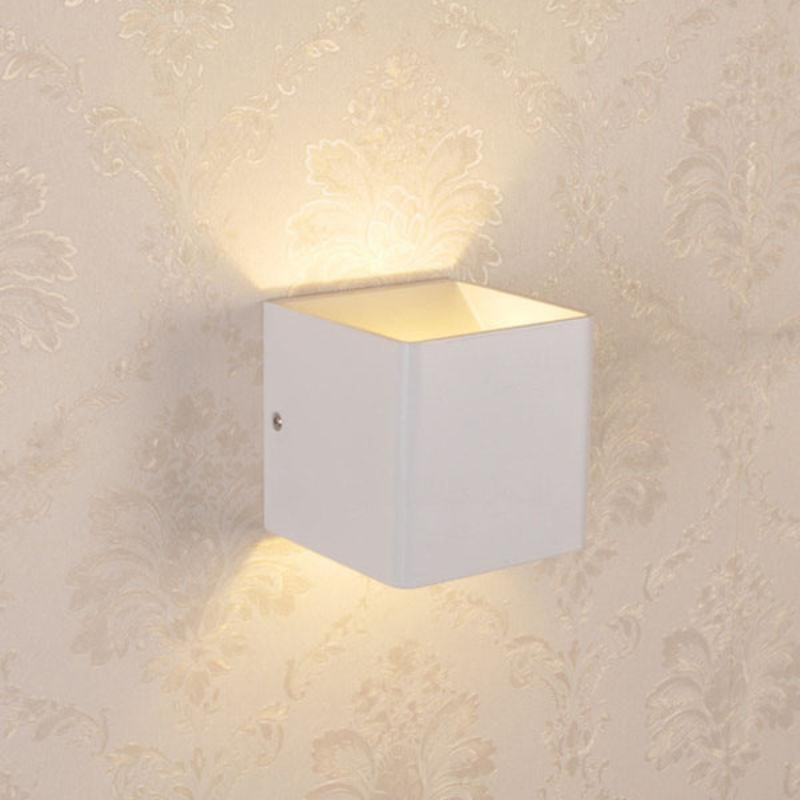 Aluminiowa lampa ścienna LED do wnętrz emitująca światło w górę i w dół | BeamAura