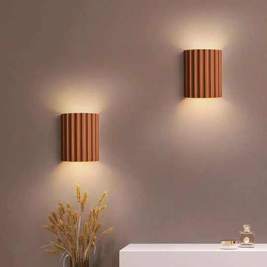Kinkiet z nowoczesnym designem LED z żywicy | Veloria