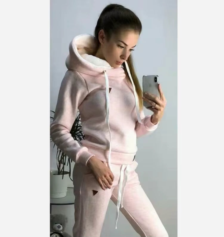 Damski dwuczęściowy komplet z bluzą z kapturem i długimi spodniami o kroju slim fit | Evaly