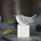 Træfigur med Håndlavet Fugledesign | Aviora