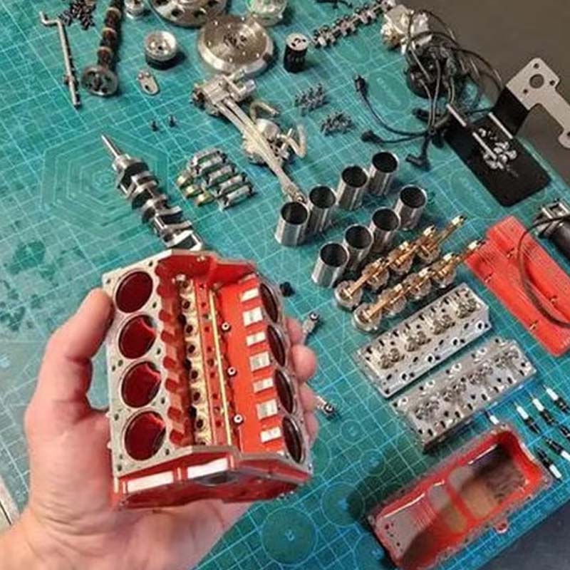 Mini V8 benzinmotor byggesæt med metaldele og CDI-tænding | Chargabuc