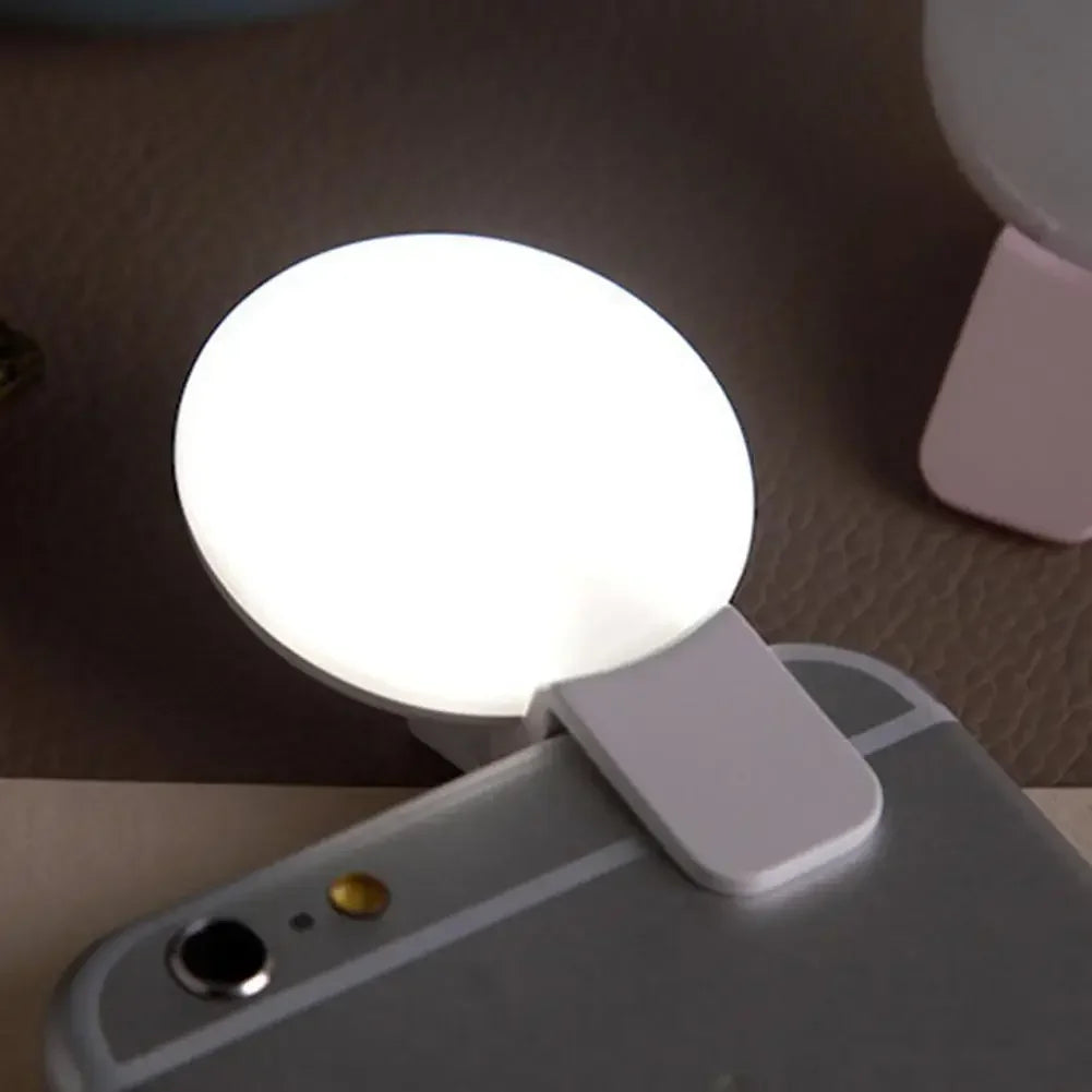 Kompaktowa lampka LED do selfie z klipsem i regulacją poziomu jasności | Lumina