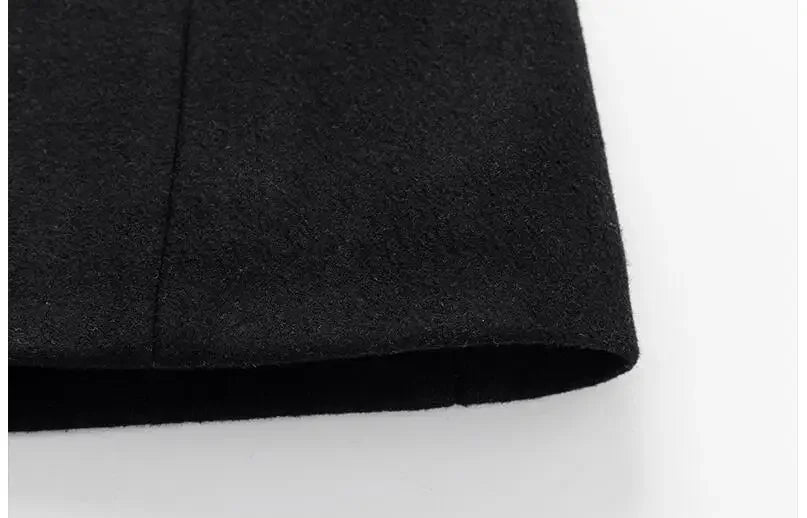 Długi męski płaszcz wełniany z klasycznym kołnierzem, kieszeniami i eleganckim fasonem casual | Gaëtan