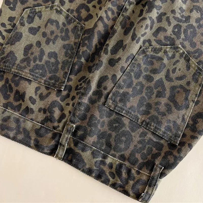 Damskie jeansy Flared Leopard z wysokim stanem, elastyczne, o pełnej długości i szerokich nogawkach | Pauline