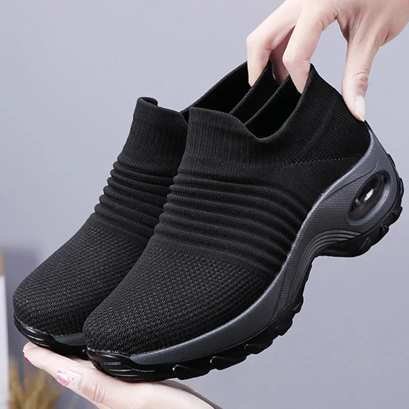 Praktiske slip-on damesko i mesh med gummiydersål | Velise