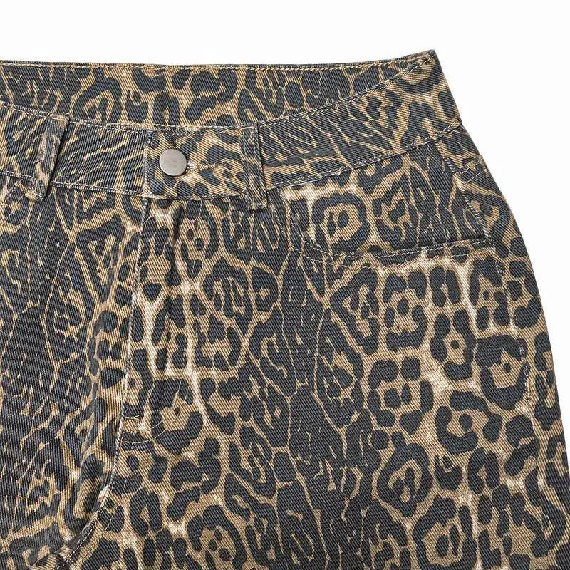 Damskie jeansy Flared Leopard z wysokim stanem, elastyczne, o pełnej długości i szerokich nogawkach | Pauline