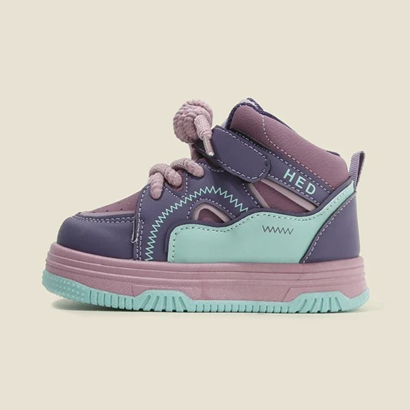 Unisex børnesko i læder med snørebånd gummisål og ankelhøjt design | Célestin