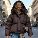 Kort quiltet vinterjakke til kvinder med hætte og oversized pasform | Valentina