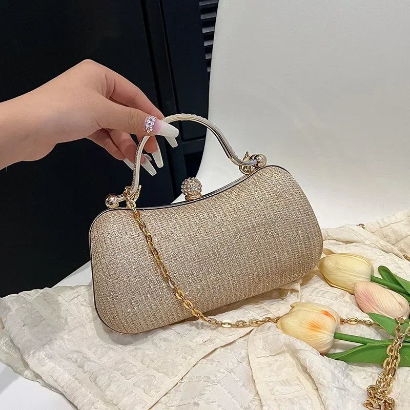 Elegant skuldertaske i PU-læder med kæderem | Isadora