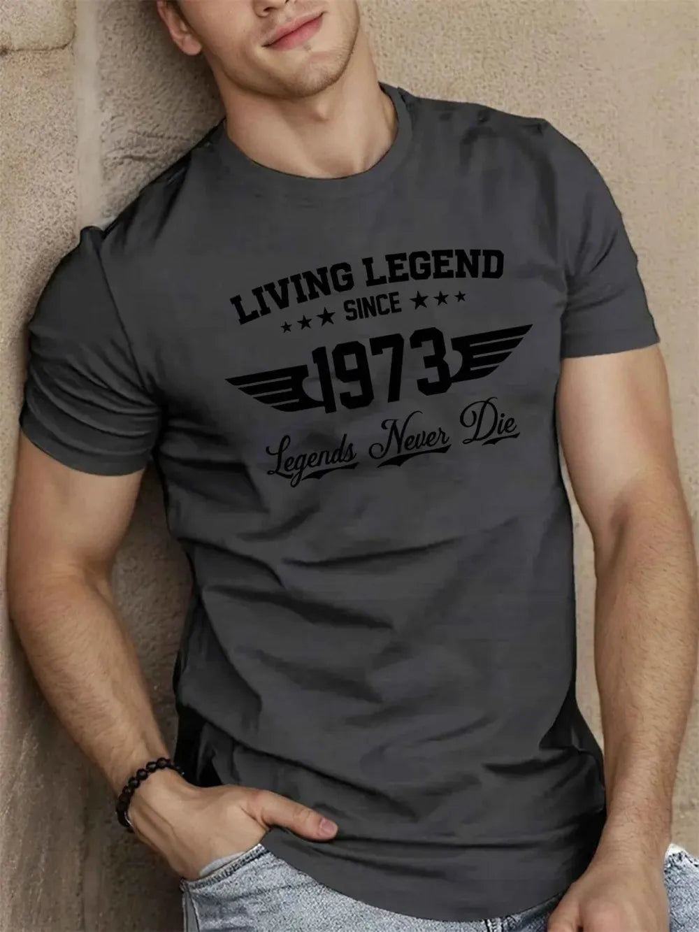 Kaelor – Lekki T-shirt z nadrukiem 1973, zapewniający komfort latem
