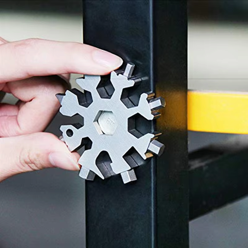 Kompakt 18-i-1 multifunktionsnøgle med snefnugdesign |ToolRing
