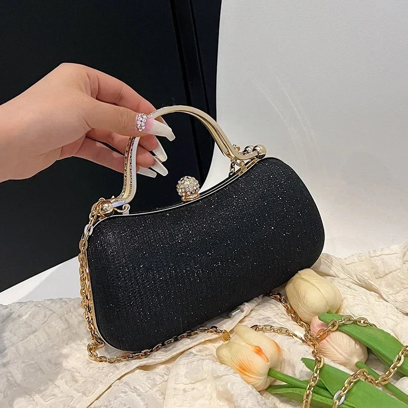 Elegant skuldertaske i PU-læder med kæderem | Isadora