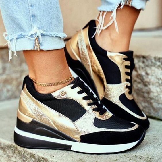 Air Sneakers | Nooit meer pijnlijke voeten in de kleur Zwart/Goud voor dames in stijl geschikt voor alle seizoenen.