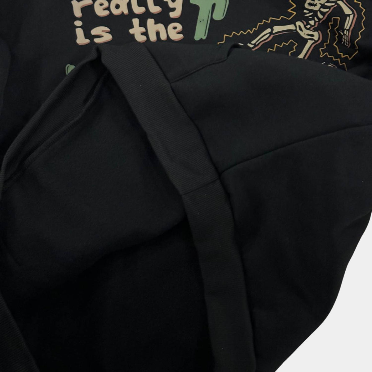 Unisex hoodie med grafisk print hætte og afslappet streetwear-design | Noah