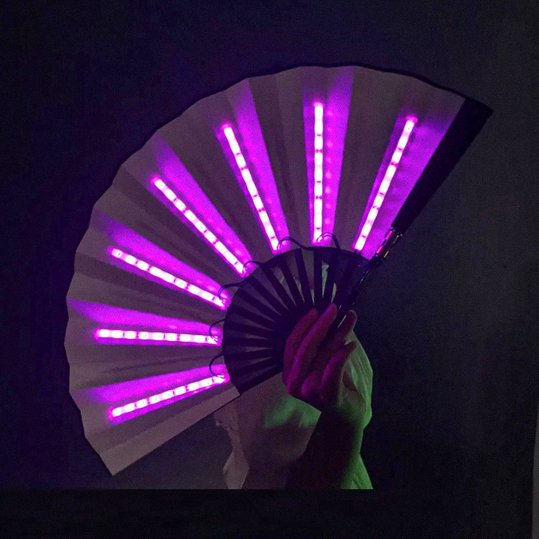 Foldbar håndventilator med LED-lys, batteridrift og kompakt design til rejser | Basile
